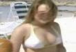 Funny videos : Lindsay in bikini at the beach