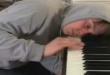 Funny videos: Human plays piano