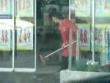 Funny videos : Dumb cleaner