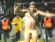 Sport videos : Streaker gets hit hardcore