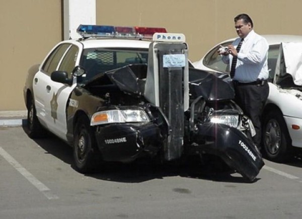 Funny pictures : COPS CANT DRIVE