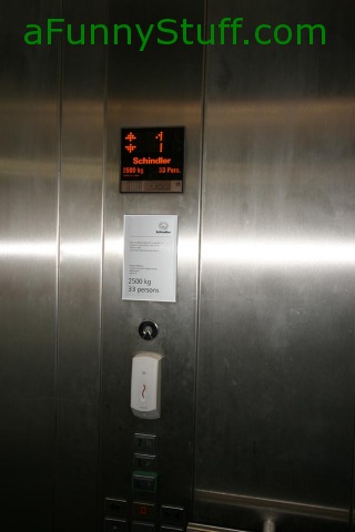 Funny pics mix : Schindlers Lift